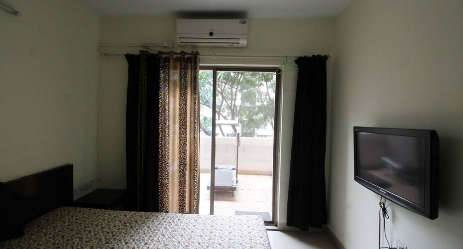 Shree Balaji  Service Apartments  Viman Nagar - 2, Pune 4